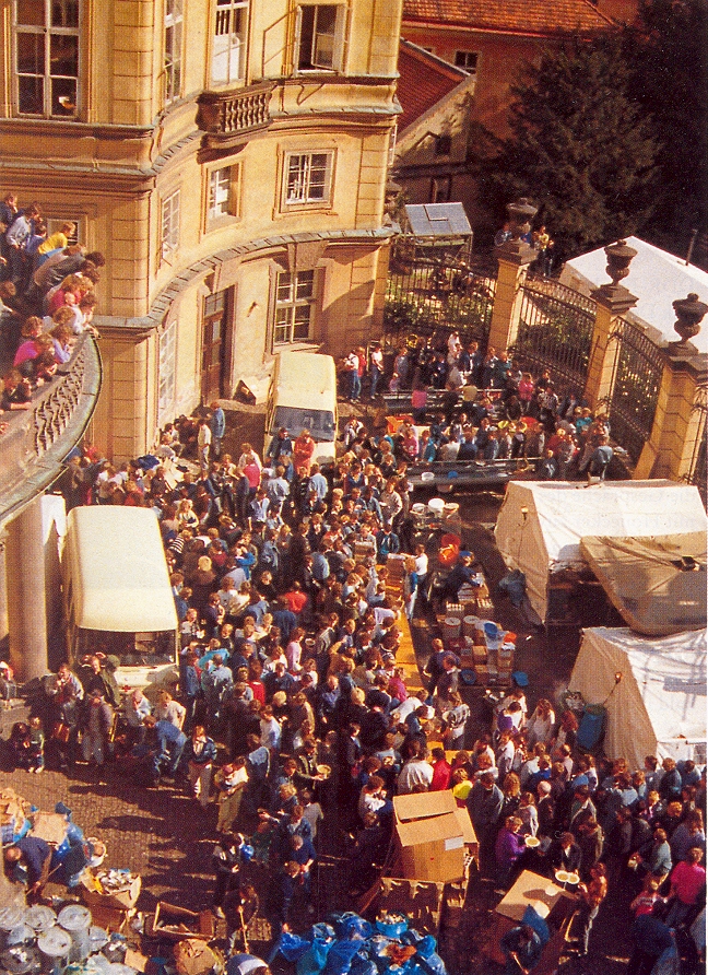 1989 East German refugees in Prague